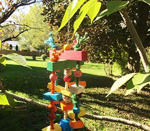 Kuş çiğnemek Oyuncak SKWAKOCO. Boyut 18 Çok Renkli Doğal Ahşap Bloklar, Boncuklar ve Doğal %100 Kenevir İpi. Büyük